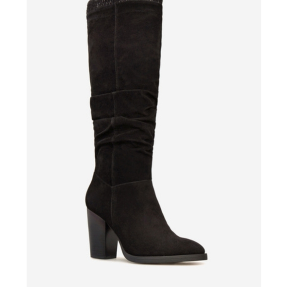 A black pair of JustFab boots - Picture 2 of 2